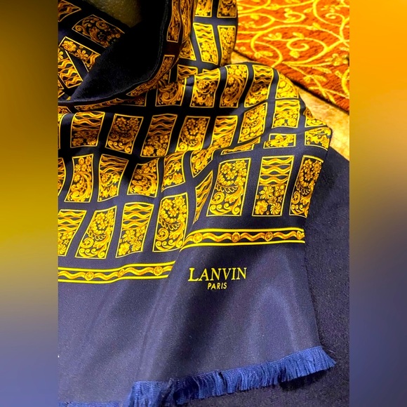 🇮🇹LANVIN~Authentic Cashmere/Silk Royal & Navy Blue Scarf Logo/Front
Unisex!!! - Picture 5 of 10